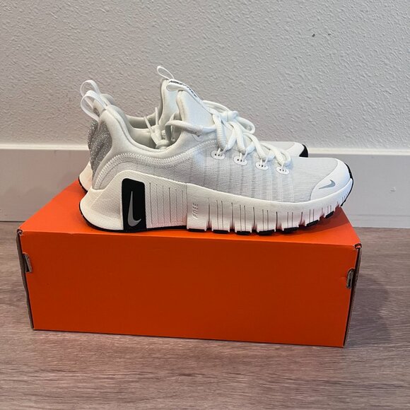 Brand New - Women's Nike Free Metcon 6 Premium - All White Size 6 - Picture 2 of 4